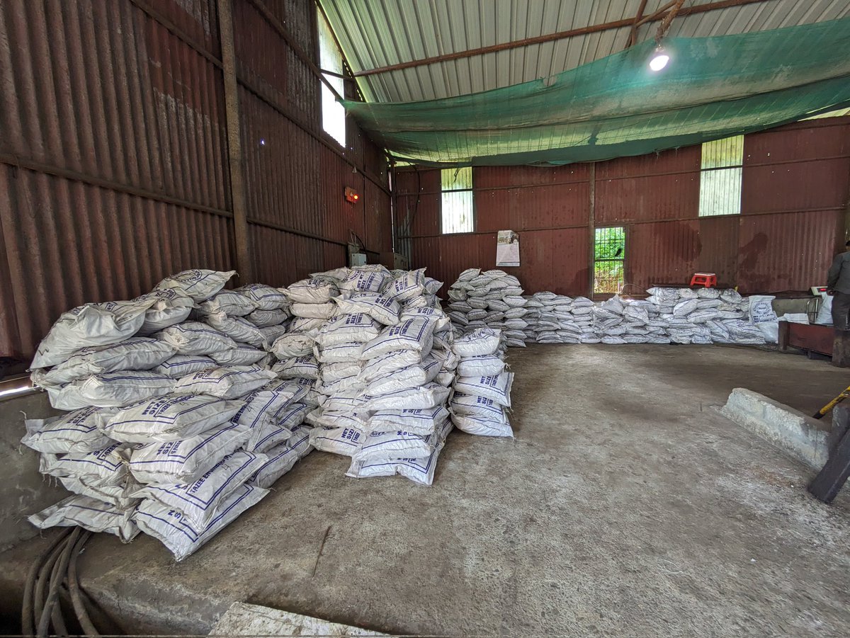 OmtoTaji's tweet photo. " Rainy weather taking a toll on our sales numbers!  Despite the dip, we're determined to weather the storm. Don't let a little rain dampen your spirits cause the Bright day is arriving soon. Time to stock . #RainyDays #SalesSlump #BusinessResilience" https://t.co/QZUZpKnK13