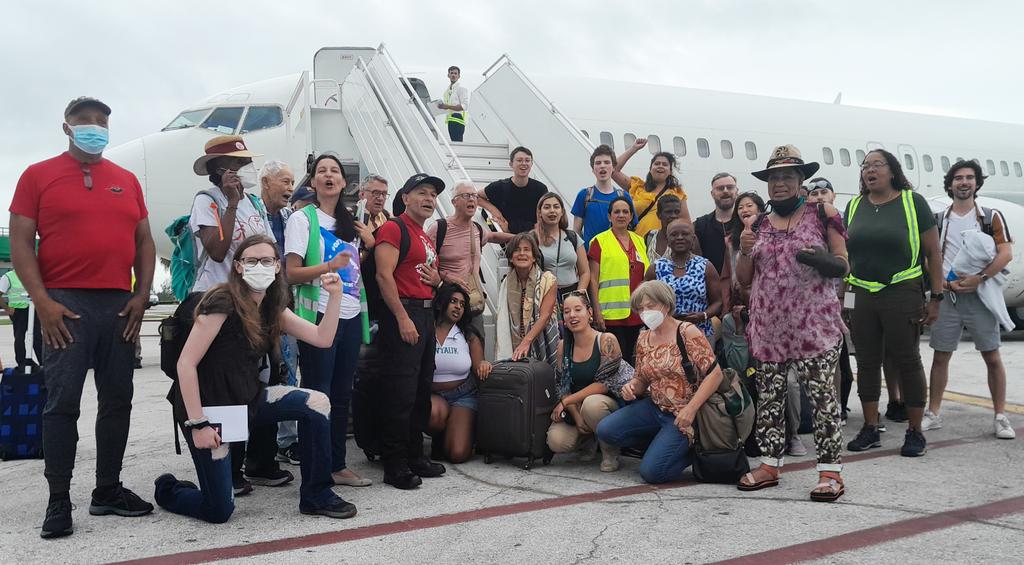 Ya está en #Cuba la Caravana de Pastores por la Paz. Ha vuelto por la convivencia y contra el bloqueo. Gracias por esa amistad fraguada por décadas. <a href="/DiazCanelB/">Miguel Díaz-Canel Bermúdez</a> <a href="/GaiWalker/">Gai Walker</a> <a href="/DrRobertoMOjeda/">Dr. Roberto Morales Ojeda</a> <a href="/UJCdeCuba/">UJC de Cuba</a>