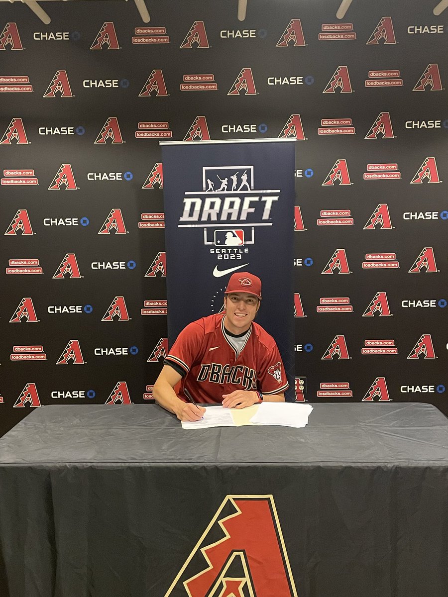 ⁦<a href="/Casey_Anders0n/">Casey Anderson</a>⁩ officially official!!! This dudes story is one everyone should know talk about proving people wrong and showing the whole world who he really is i couldn’t be more proud of what he has accomplished and excited to see what the future holds!! ⁦⁦