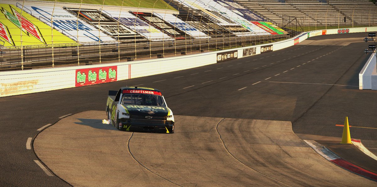 Icey_Racing's tweet photo. Just a couple pics at the track for some practice for Saturdays race with the sun setting down🌇#Iracing #NASCAR #Racecar #GoldenHour https://t.co/KoTYInrnWj