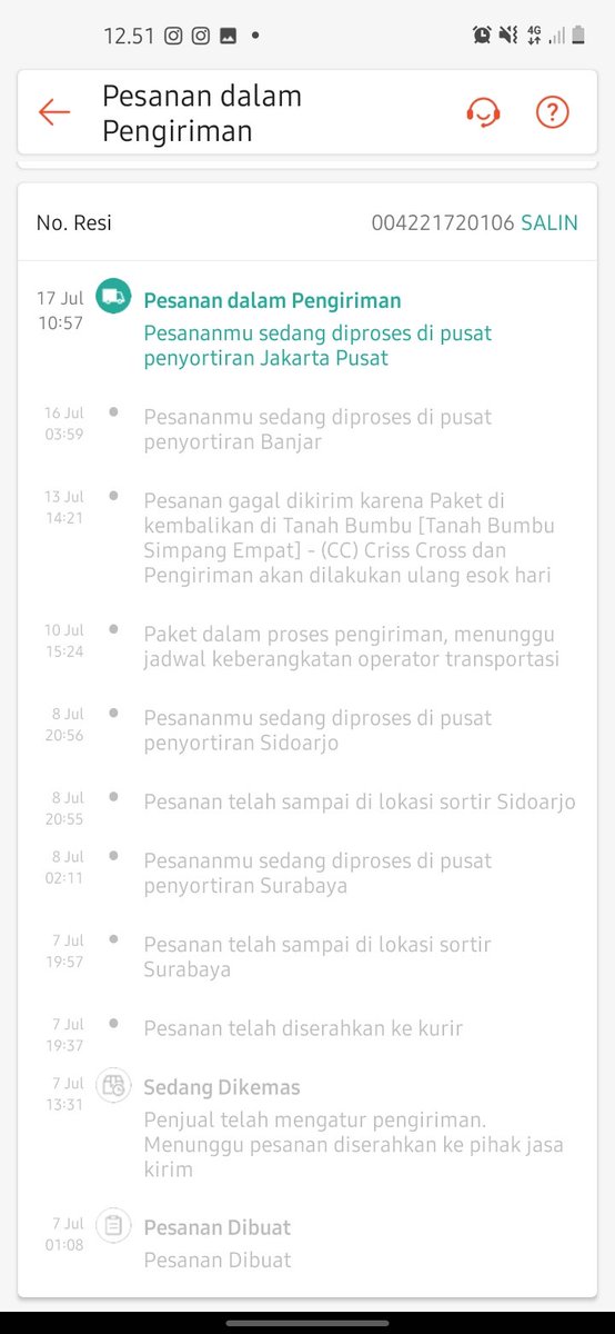 ixxbora's tweet photo. @ShopeeCare  @sicepat_ekspres kok balik ke jakarta lagi ini paket? Kenapa yah aku gk paham pas ku cek resi dipangantaran diteruskan dengan partner. Lah ini di shopeenya malah di proses di jkt kan asyu. Udah lama juga nungguin https://t.co/0XPLfyk3vt