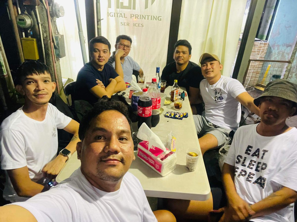 Kuys_Bogart's tweet photo. pasweet lang ang atake 😂 https://t.co/Xq3N2iDbGu