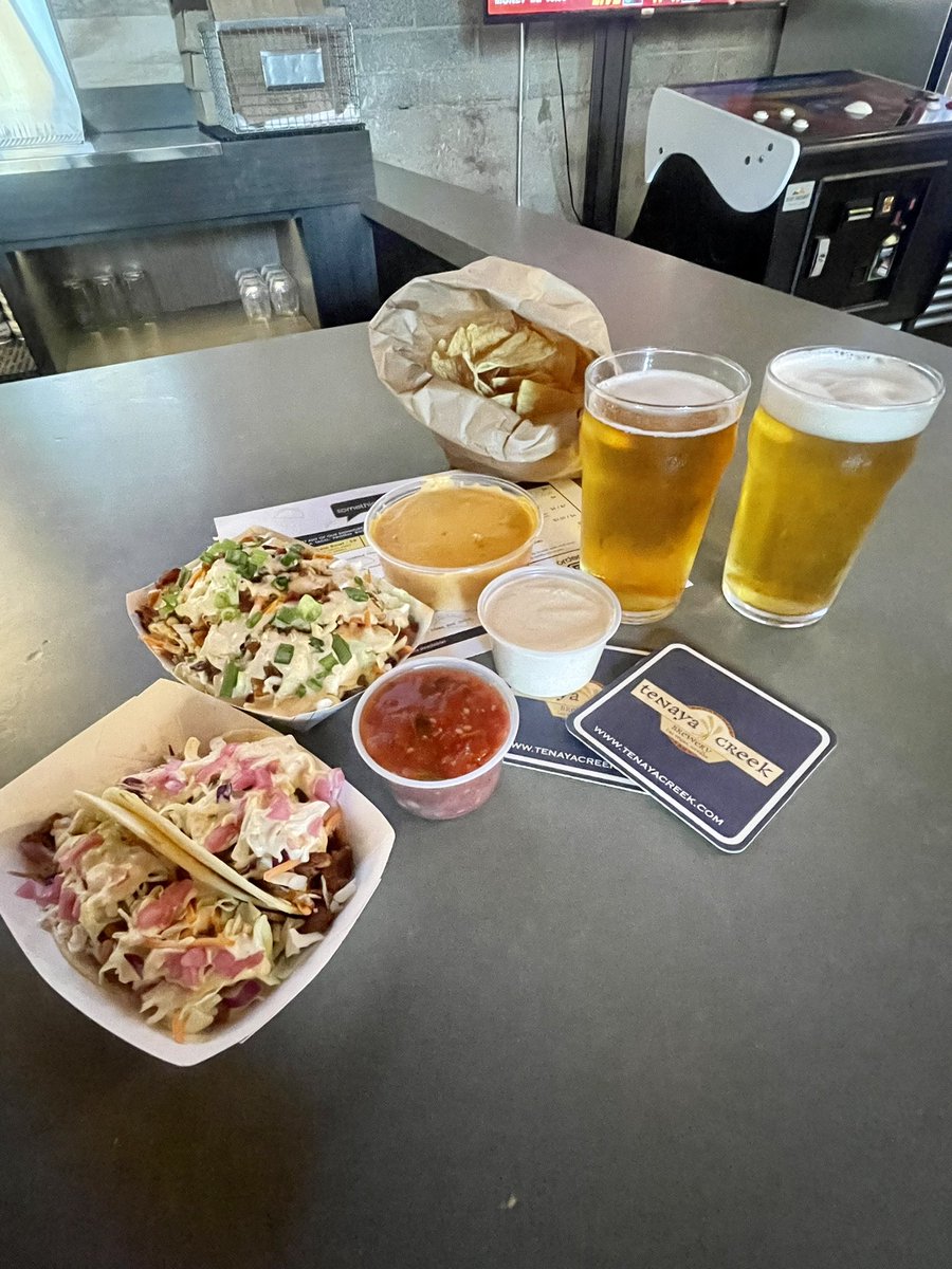 2PhfatWives's tweet photo. Had to beat the heat.  No cooking for us tonight! #TacoTuesday  @tenayacreek  #CraftBeer https://t.co/2Vw4wSMmhK