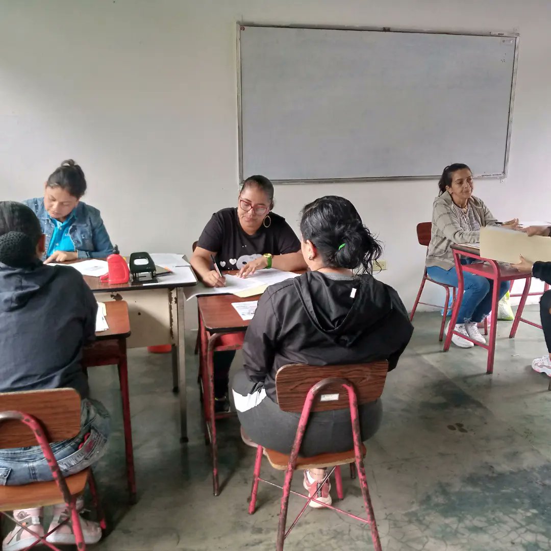 Martes 18 de julio. Proceso de inscripción en nuestra institución, nuevos ingresos y primer grado.

<a href="/EBDrVillalobos/">E.B. Dr. Villalobos</a> <a href="/NicolasMaduro/">Nicolás Maduro</a> <a href="/_LaAvanzadora/">Yelitze Santaella</a> <a href="/Berzabethg1/">Berzabethgandicaoficial</a> <a href="/Div_Ini_Pri_Esp/">Divi. de Niños y Niñas ZET</a> @ZonaEducTachira @cdcetachira <a href="/zetachirame/">san cristobal</a> @ysbethserrano <a href="/vicent_carvajal/">Vicente Carvajal</a>