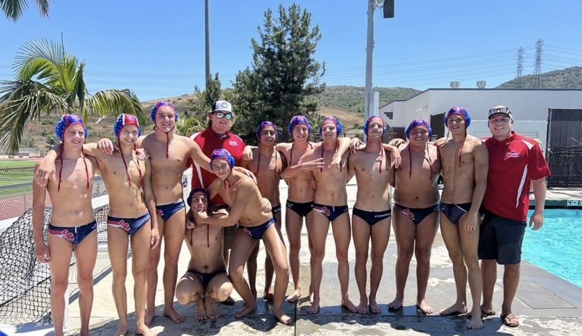 southcoastaqua's tweet photo. 16U Boys White on day four of JUNIOR OLYMPICS! Great tournament!
#youthsports #teamwork #workethic #usawp #teammatesforlife #ourcoachesrock #uswp #usawaterpolo #juniorolympics #loyalty #clubloyalty https://t.co/ahDii4xEmg