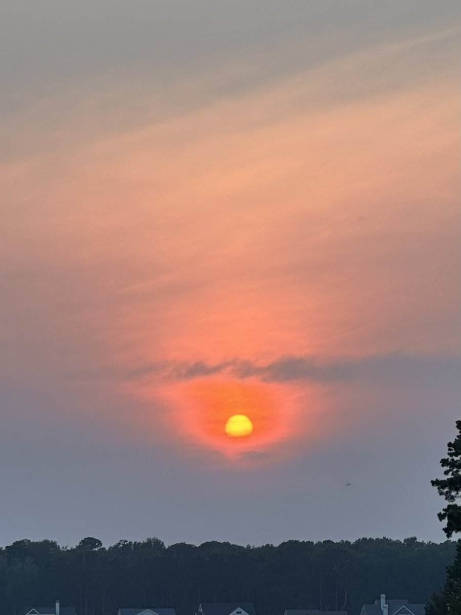 This hazy South Carolina sunset is courtesy of the #CanadianWildfires