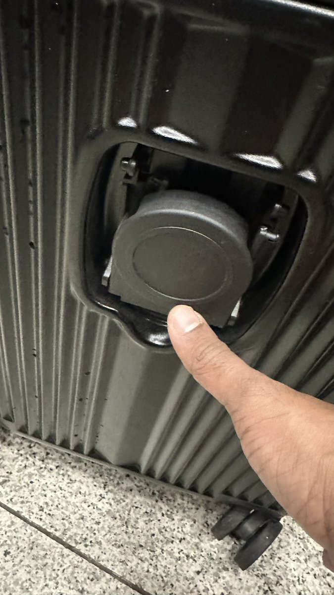 viveksvilla's tweet photo. @airindia Ticket # 09896841255701
Baggage TAG AI 949771
MUscat to Mumbai
Date 19th July 2023 https://t.co/MiLZL2oXPq