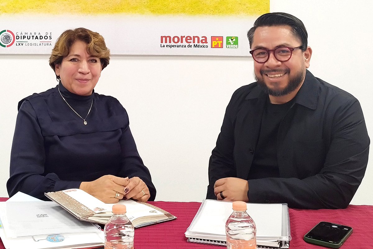 delfinagomeza's tweet photo. Me reuní con el compañero Daniel Serrano (@daniel_ser) para platicar sobre el Proyecto de Transformación que estamos construyendo en el Estado de México. Dialogar con todos los integrantes de nuestro movimiento fortalece el cambio que está por venir en nuestra entidad. https://t.co/XZsAp6NWi3