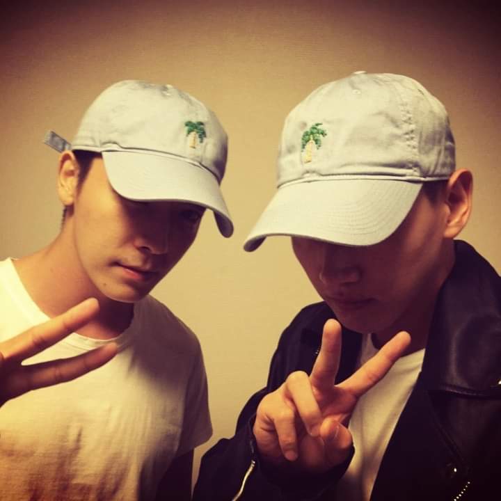 eryley69's tweet photo. La foto

#HappyEunhaeDay 
#7월_18일_결혼기념일
#DnETourInLATAM https://t.co/jGH8mOnTl4