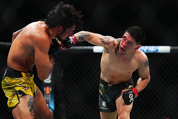 Brandon Moreno Broke Hand in First Round of Loss to Alexandre Pantoja at UFC 290 https://t.co/bfGP22Ql7T https://t.co/dKwUGqrxS3