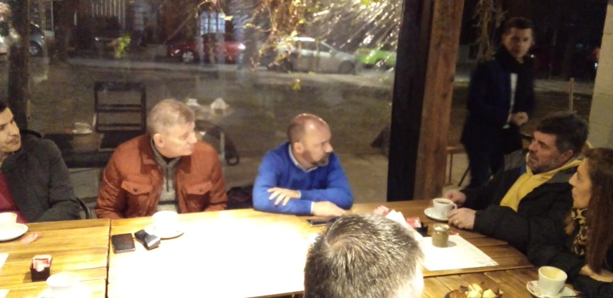 fabisosa182's tweet photo. Calentando motores en Nuevo Poeta Lugones,..planificando lo que se viene con @PasseriniOk intendente,.charla con empresarios independientes @MartinLlaryora @miguelsiciliano @JDViola @MuniCba @cotymias @MarioLopezAmay1 @JorgeFolloni @LeandroProne @myriprunotto @JSchiaretti https://t.co/Lauz5cVsPP
