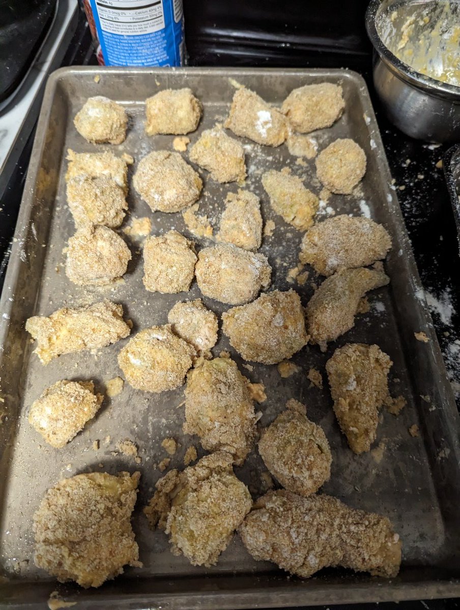 Home garden banana pepper poppers stuffed with buffalo chicken fixings. 🔥🔥