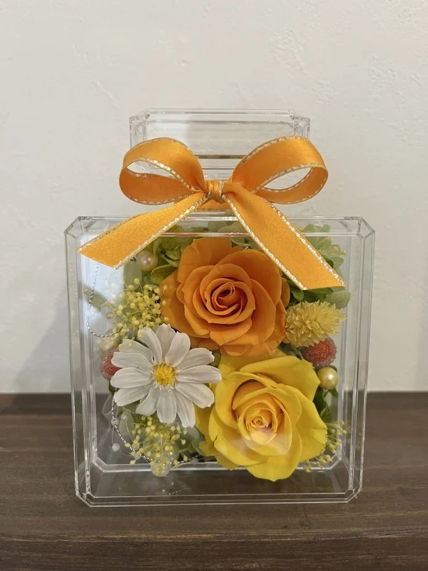 mznihonbashi's tweet photo. プリザーブドフラワー ~M ROSE~
1Fイベントスペース 7/19~7/25 最終日19時閉場
プリザーブドフラワーを中心にドライフラワーなどの自然素材を使用したオリジナルアレンジメントフラワーの作品を制作しています。 華やかさと癒しの空間作りをお届けいたします。#プリザーブドフラワー #MROSE https://t.co/bRQk40GJve