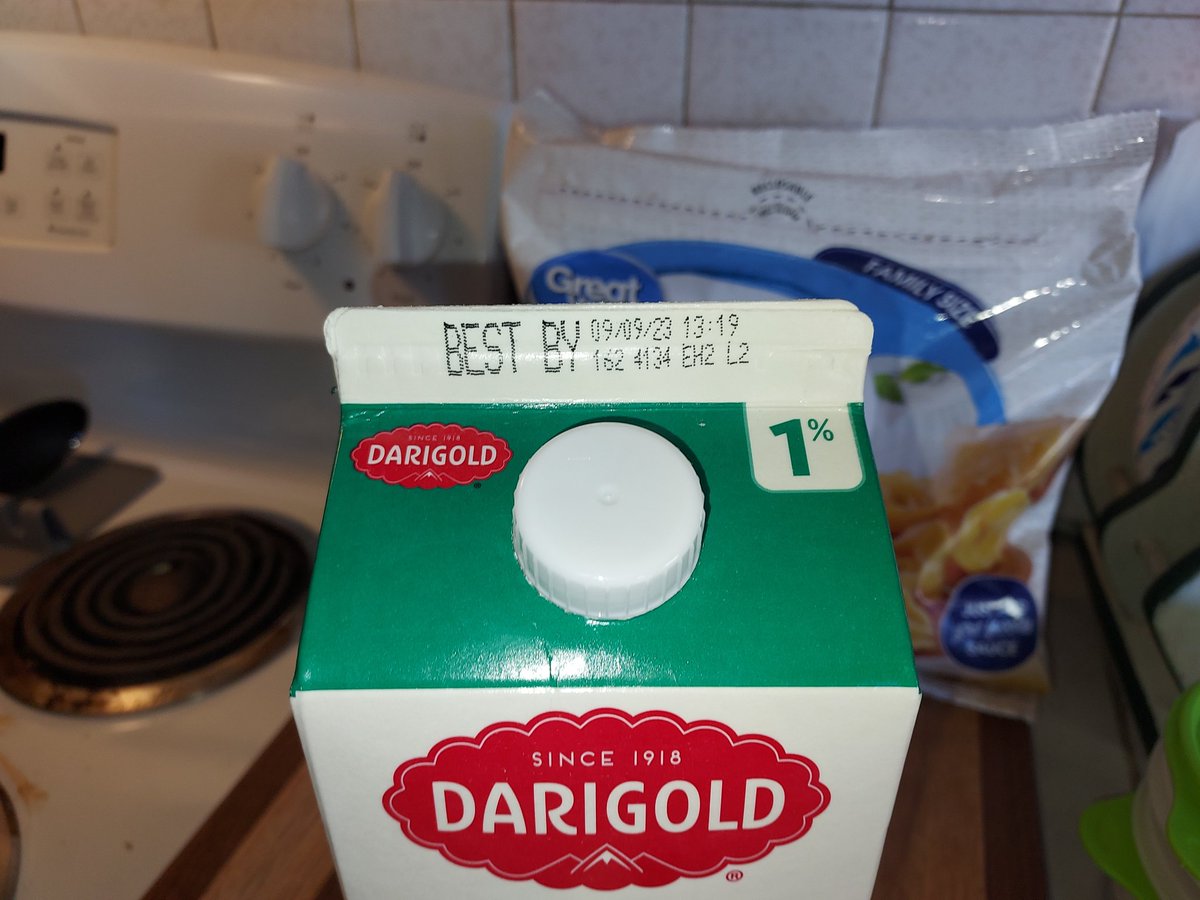 StevenB38998386's tweet photo. #Walmart Can you please explain this to me? It expires on September 9th. Milk doesn't last that long.
Thank you https://t.co/g84J0SEgtS
