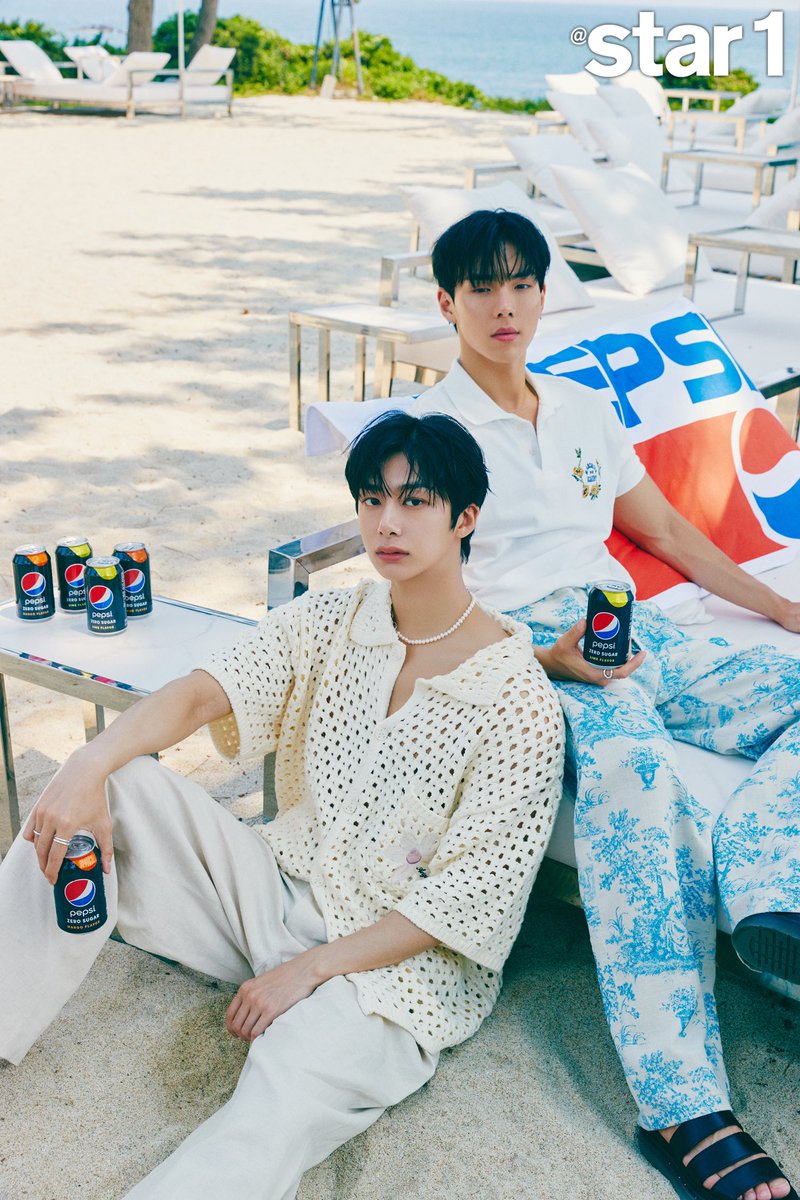 OfficialMONSTAX's tweet photo. 📸
#몬스타엑스 #셔누 #형원
#앳스타일 8월호 화보

@star1magazine
 
#MONSTAX #MONSTA_X
#SHOWNU #HYUNGWON
#atstar1 https://t.co/0cOCaMorZG