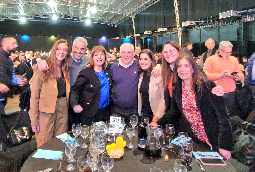 Acompañando a <a href="/PatoBullrich/">Patricia Bullrich</a> en #Cordoba 

Se siente la #Fuerzadelcambio 💪🏽💪🏽