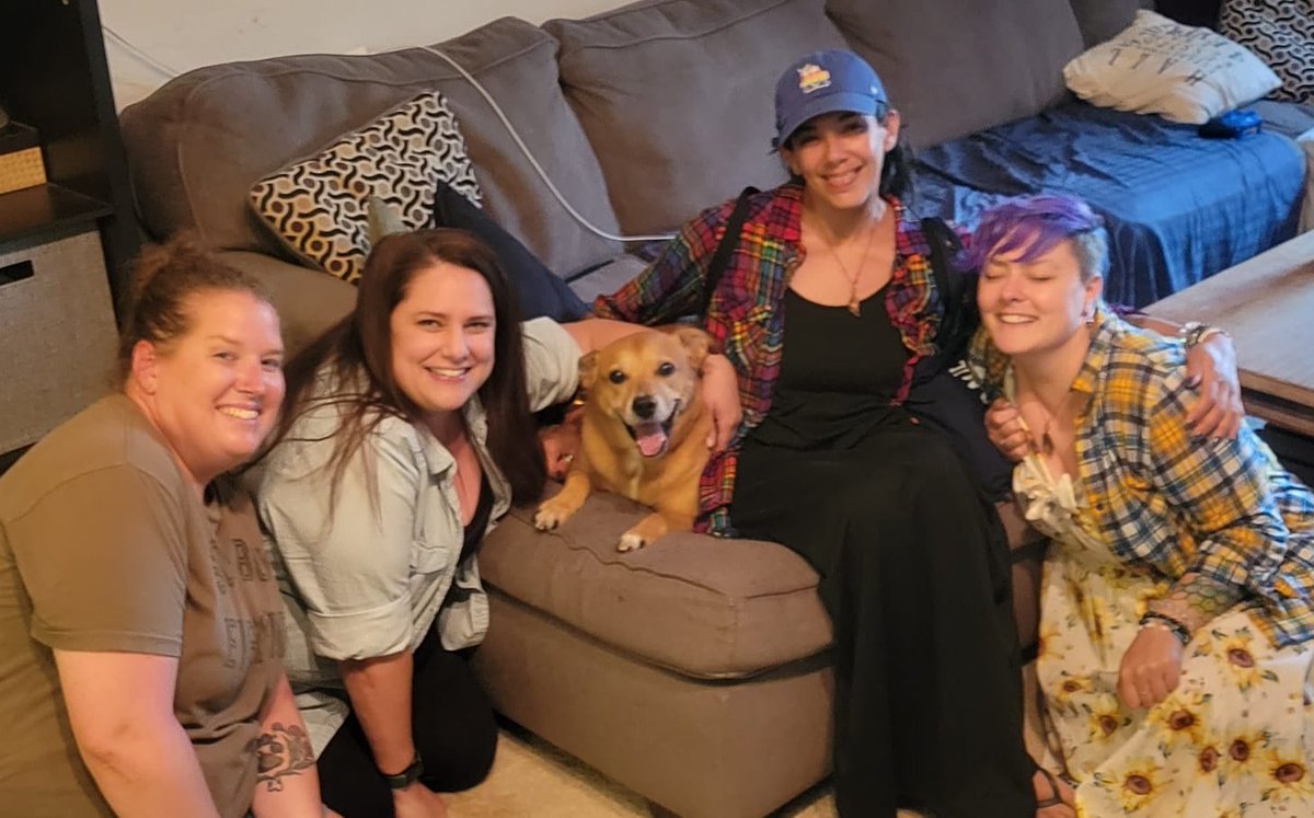 KayRoseBee's tweet photo. We all met online and it pains me every day that we all live so far apart, because I'd spend as much time as possible with them as I could
π
#PackPackPack https://t.co/3YM3fL2zyr
