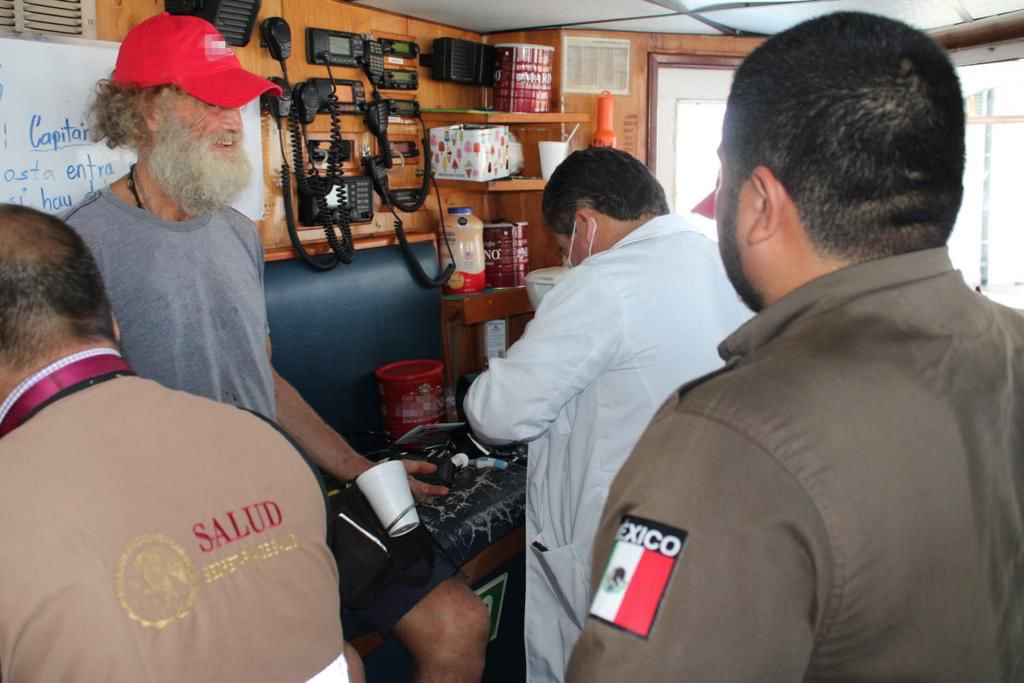 xevtfm's tweet photo. 🔴#LoÚltimo🚨 @INAMI_mx regulariza la estancia temporal en #México de #TimothyShaddock, quien fue rescatado junto a su perrita “Bella” por un navío pesquero, tras naufragar por 3 meses en el Océano Pacífico
https://t.co/e725aa1who