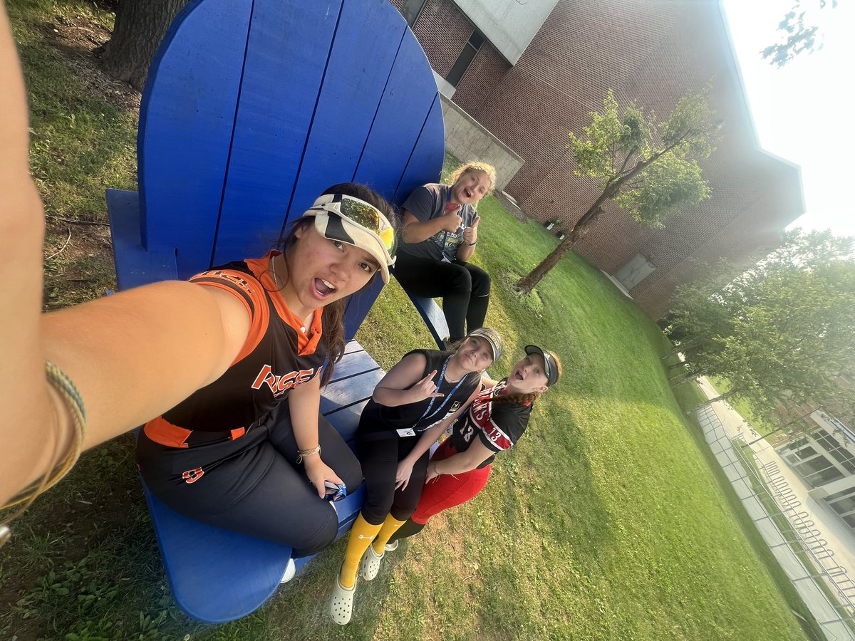 BrileighBass's tweet photo. I had an amazing time at the @shipsoftball camp these past couple days. I met so many people and got very helpful feedback. I got to experience what it’s like to live in a dorm and have a roommate. Thank you Coaches and players for running an amazing camp! https://t.co/rVNtMD2SWd