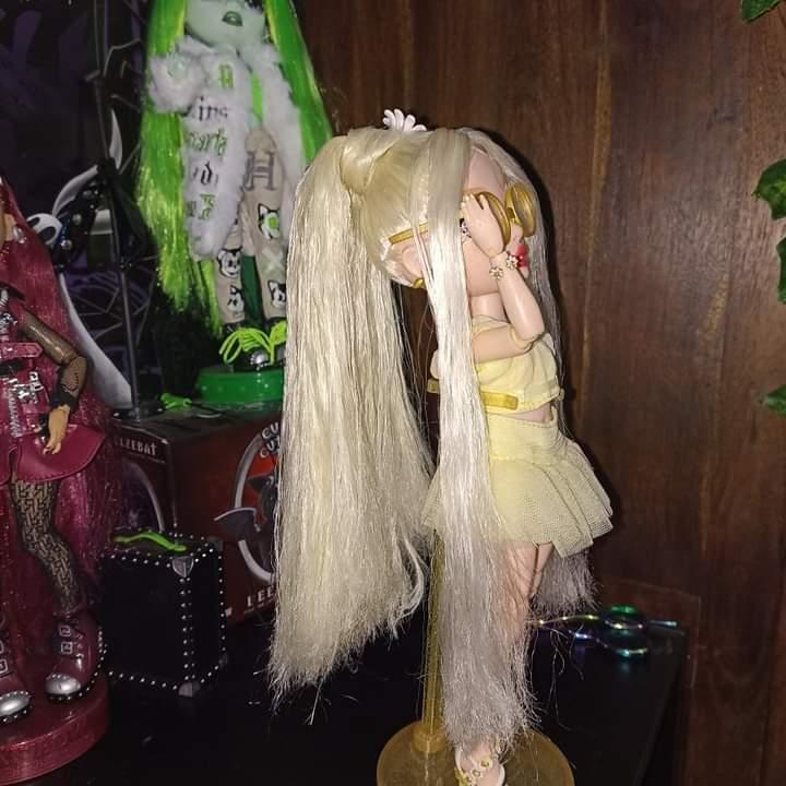 Blitzdoesexist's tweet photo. I customised my delilah fields doll a little! #rainbowhigh https://t.co/zQR64sf6bV