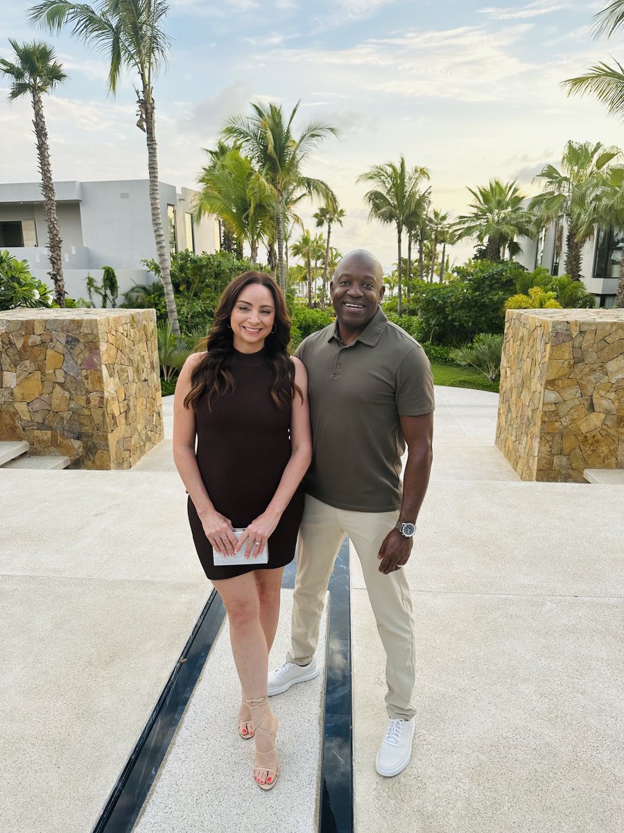 ggastonw's tweet photo. 25 years with my friend &amp; beautiful wife!  I couldn’t do it without you!  Love you and Happy Anniversary!!!♥️ ⁦@KyleeWa1902⁩ #memories #moments #milestones https://t.co/TWEJJj6Ewo