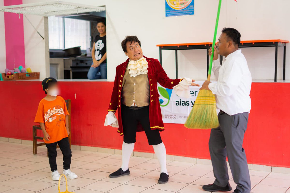 LizSalgadoP_'s tweet photo. Las niñas, niños y adolescentes de Casa Hogar @DIF_Gro disfrutaron de una función de cuenta cuentos que brindó la @SecuGro, a través de su gira #AlasyRaices con el Carlitos Cuenta Cuentos y un pequeño grupo de orquesta filarmónica dirigida por el maestro Ángel Velasco. https://t.co/1ay4lzoaG4