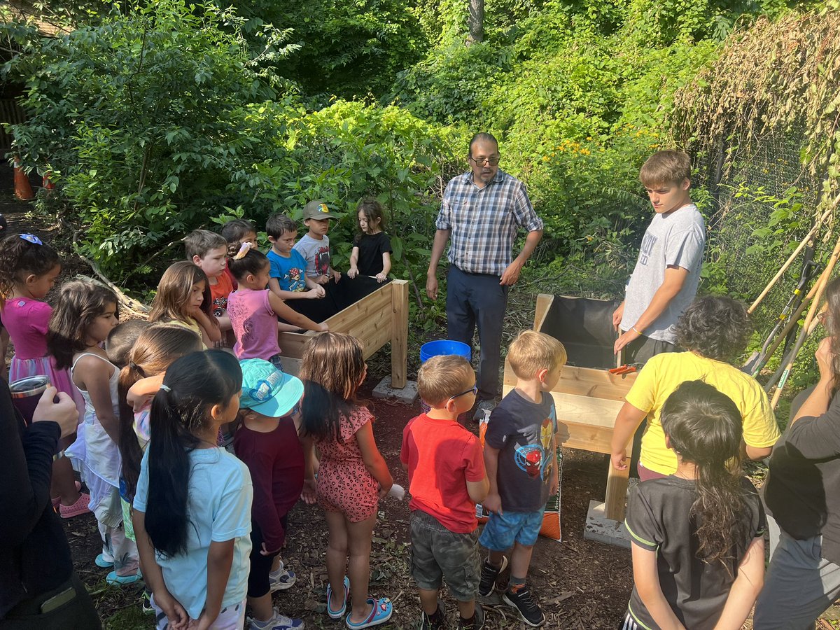 jillian_pizzo's tweet image. A fun sensory experience for our k-2 #campmigizi students happened today! We incorporated math discussions while filling our new garden beds!were ready to plan some native flowers 🌺 @OjibwayPrairie @Joseph745613165 @TinaDeCastro1 @ClaraHowitt @gecdsbpro #GECDSBSLP2023