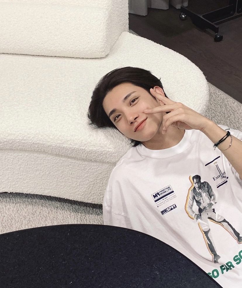 cloudtease's tweet image. good evening everyone 🤍