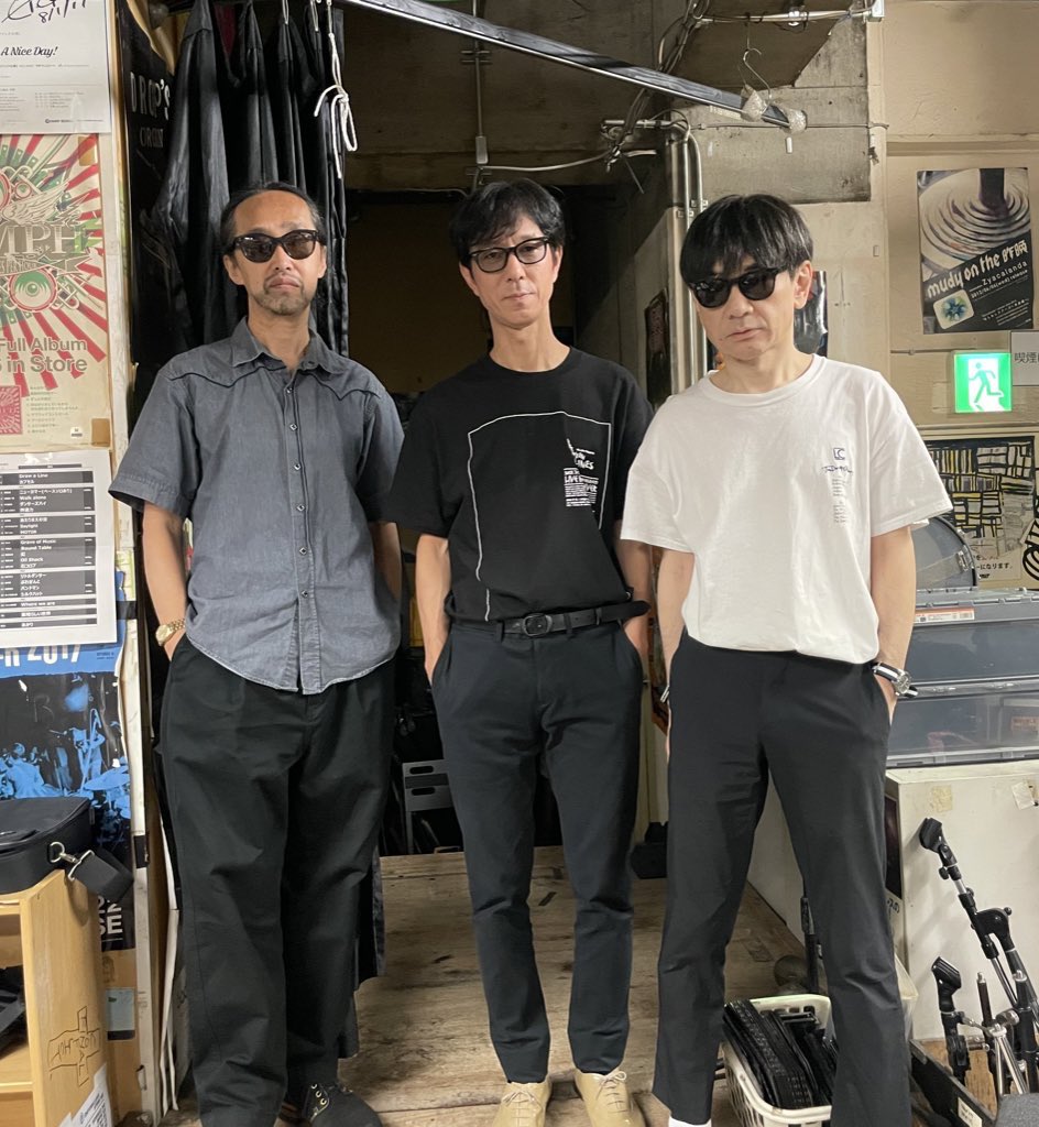 楽屋での写真をいただいたのでアップします📸🙏📸 “Between The Lines