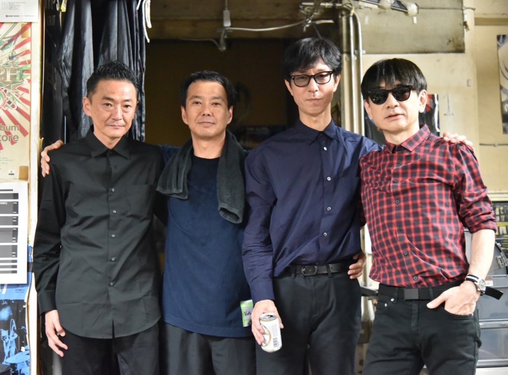 楽屋での写真をいただいたのでアップします📸🙏📸 “Between The Lines