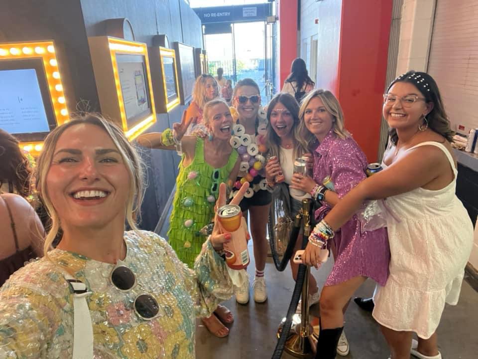 Awkward Girl tweet media