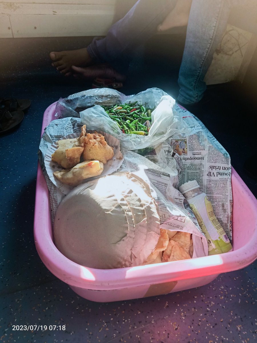 DebiprasadPatt3's tweet photo. Respected @AshwiniVaishnaw sir. @EastCoastRail
@DRMKhurdaRoad  Today I am traveling from bhubaneswar by Janasatabdi express to Balasore. (D5-9)Near Jajpur I bought 3 Singada from IRCTC vendor,who was selling in train are totally unhygienic and was smells bad.  Please take action. https://t.co/LTZu6zOMvu
