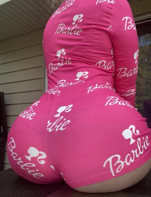 1 pic. Barbie girl ??‍♀️? https://t.co/e7RnM8ZbDx