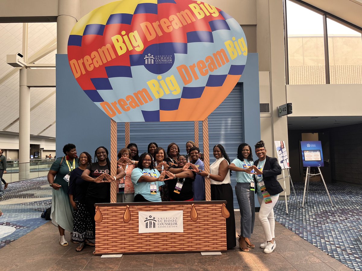 prussell203's tweet photo. It’s always great meeting new counselors and connecting with my Sorors @ASCAtweets23 🔺❤️ https://t.co/xQL0a98KD7