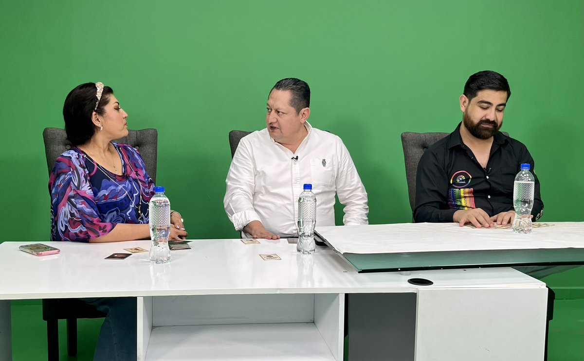 Me encuentro en vivo con <a href="/maurer08/">Brenda Maurer</a> y <a href="/tadeocampagne/">Tadeo Campagne 🏳️‍🌈🇲🇽</a> en <a href="/GarzaLimonDgo/">Grupo Garza Limon</a> en el programa La Baraja, platicando del trabajo legislativo y las diversas reformas que se han impulsado desde el <a href="/CongresoDurango/">Congreso Durango</a>