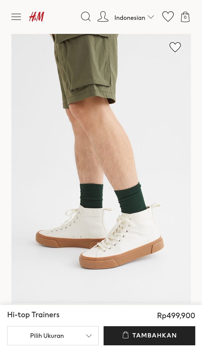 ndakndik's tweet photo. @m4retha @WeTheFest #HMatWeTheFest okaay supaya dapet nuansa Festival tapi tetap nyaman, nanti aku pakai kemeja relaxed fit yang dipadu celana cotton relax warna dark green. Sepatu Hitop putih yang cocok dengan segala outfit, dan pasti waist bag orange supaya contrast dan kebutuhan nyimpen baraang https://t.co/0wlLiTGqJu