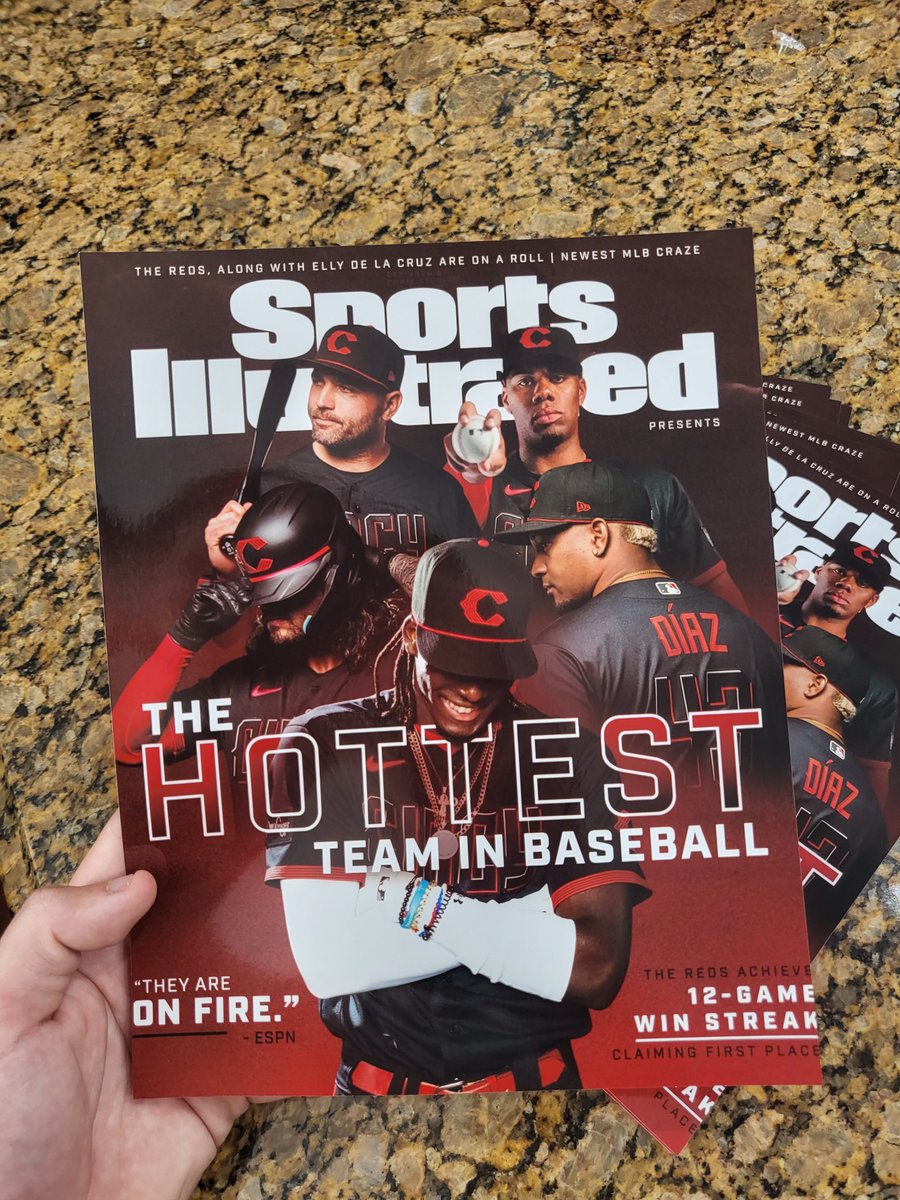 🎉 #Giveaway Time! 🎉

I am giving away ten (10) copies of the #Reds Sports Illustrated cover that I made for fun! (8x10 prints)

To enter to win, you must:
1️⃣ Follow <a href="/Chris_Studios/">Chris Corr</a> on Twitter
2️⃣ Follow instagram.com/chrisstudios_ 
3️⃣ RT this tweet

Winners will be announced on July