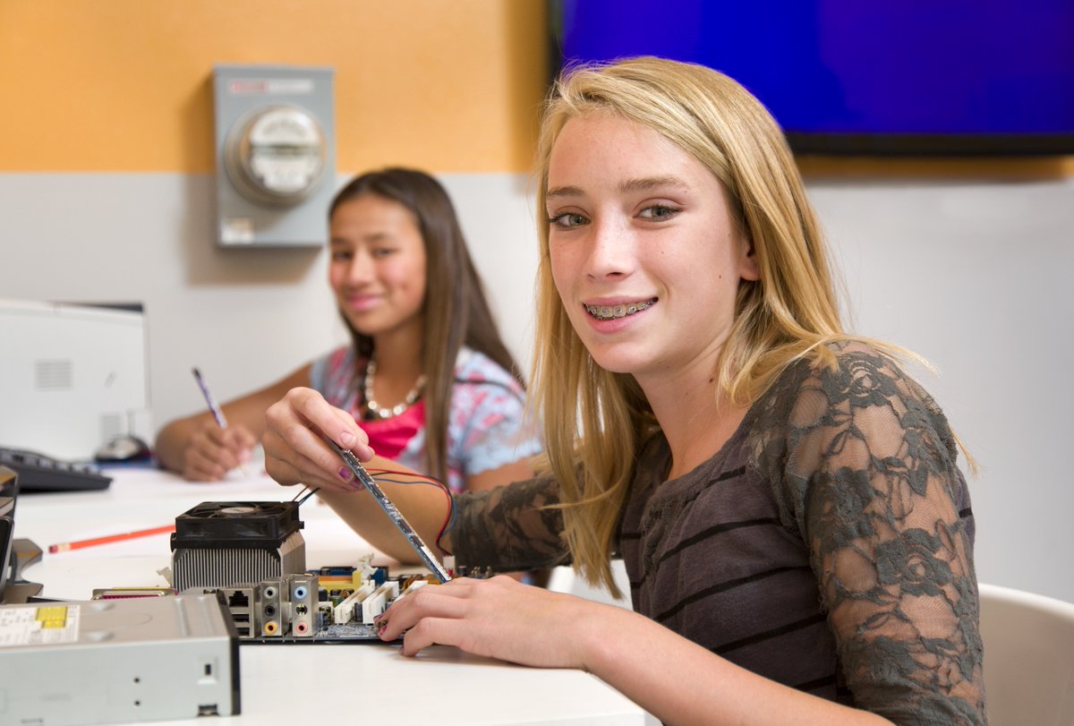 Did you know you can change the life of a JA student for the price of your weekly coffee order? Become a monthly donor and your small investment will make a big difference! jaaz.org/sustainingdono…