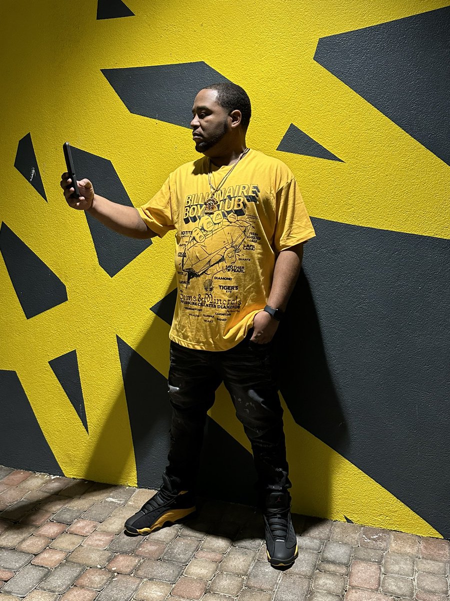 bankrollbandit_'s tweet photo. No Handouts #tuesdayvibe https://t.co/ElR0FIhElD