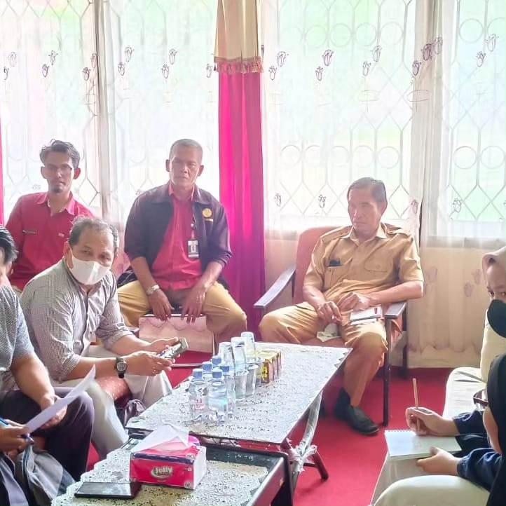 PenyuluhP's tweet photo. Selasa. 18 juli 2023
Penyuluh Paser (Perwakilan Dinas Perikanan) kab.paser melakukan Pendampingan kepada Unit Layanan Strategis Percepatan Pembangunan dan Inovasi Daerah (ULS-PPID) Universitas Mulawarman dgn BAPPEDALITBANG Kab.Paser terkait Kajian Budi Daya Perikanan di Kab.Paser https://t.co/lQRsYztuXY