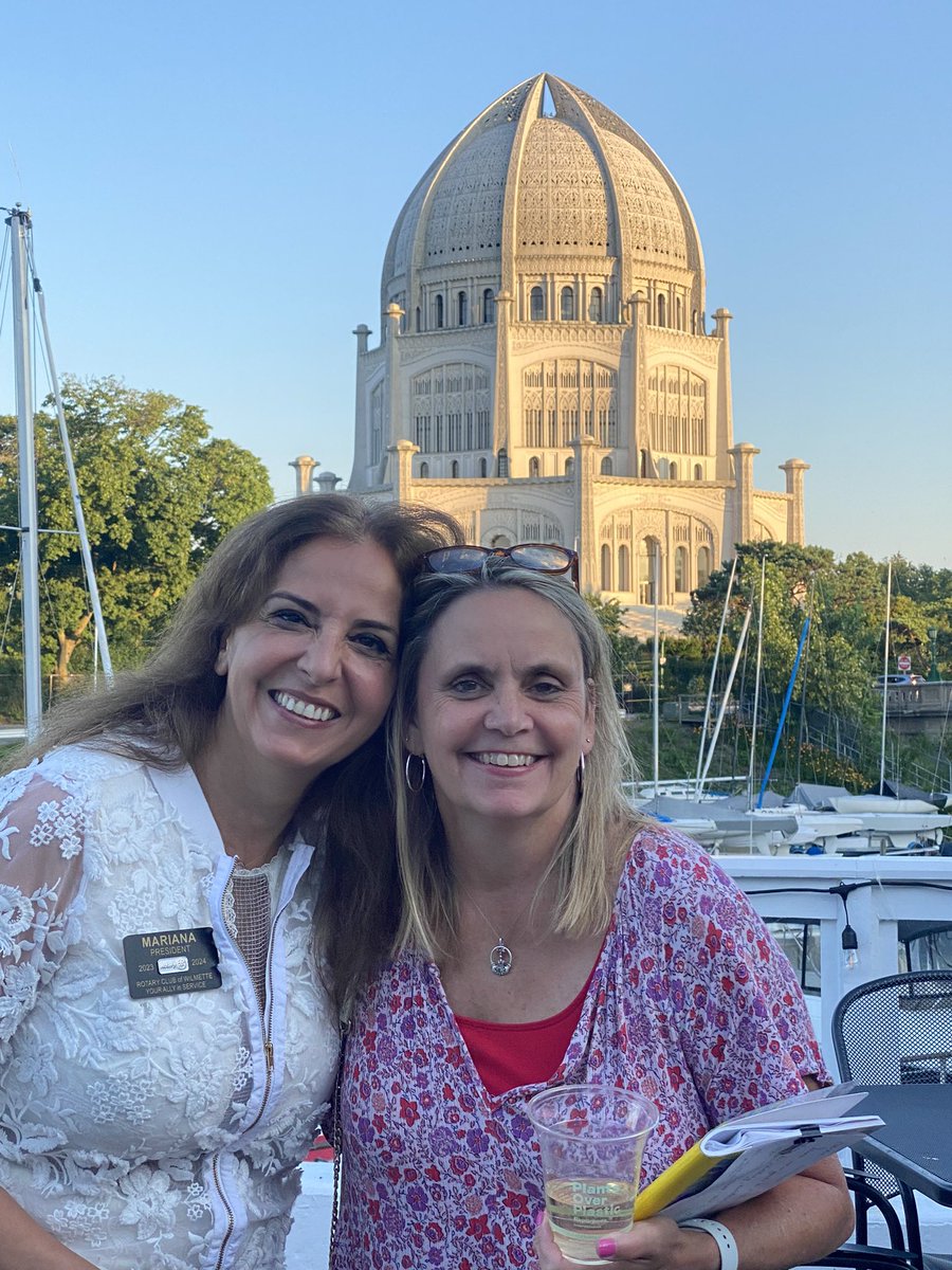 rotarywilmette's tweet photo. 🌟 Unforgettable evening at Sheridan Shores Club! 🌅 Thrilled to have Deborah Morgenfield from Meals on Wheels join our Rotary Club meeting. Against a stunning sunset, her insights on their life-changing work left us inspired. Ready to collaborate and make a difference together! https://t.co/PzJt0Grrsv