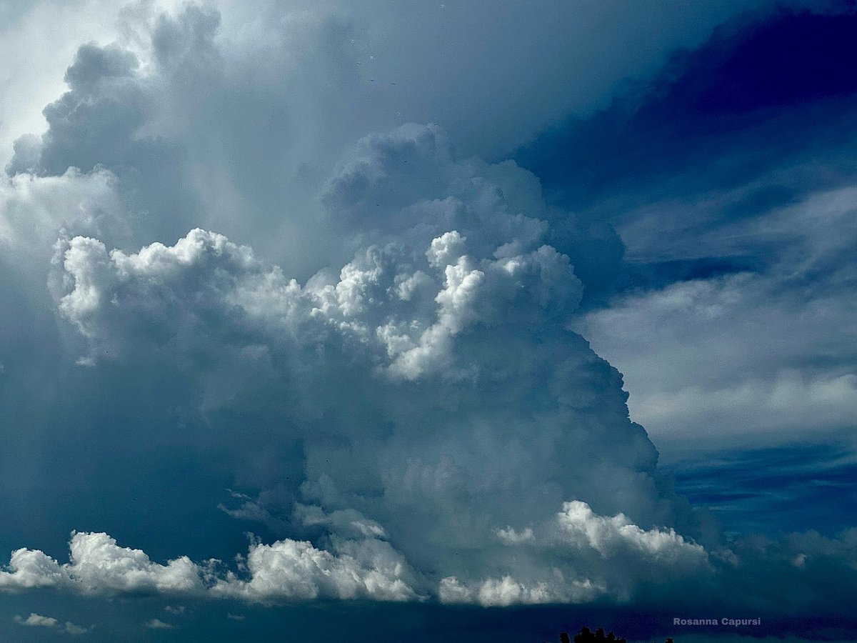 18/07/2023

#18DeJulio  #Cabimas #Venezuela #zulia #photo #StormHour