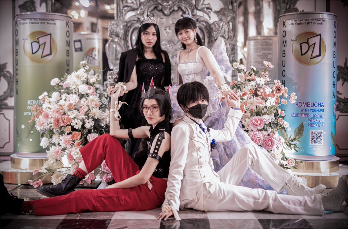 IMALYNNN's tweet photo. Beautiful photo with @SONA_luve @NIYA_nini_ and xinlei
looking forward to the next event🥰🖤

Btw, it's like a drama poster😂😂

#BibleWichapas 
#bsumbody #D7MiracleDayXBible #D7xBible https://t.co/wF98sptRT6