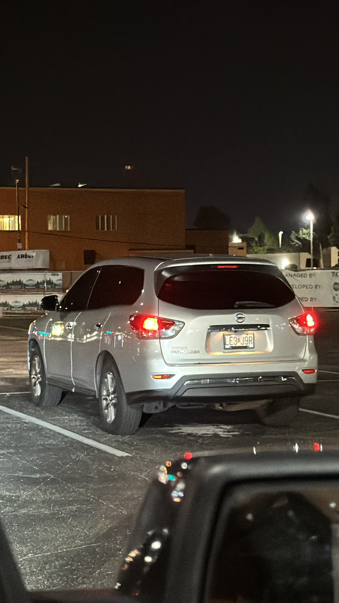 leeAnnbailey00's tweet photo. To the assholes that pulled up next to us (while we were minding our own business enjoying our night) just to point and laugh at me… get bent you hussies. https://t.co/uqMSplvtGK