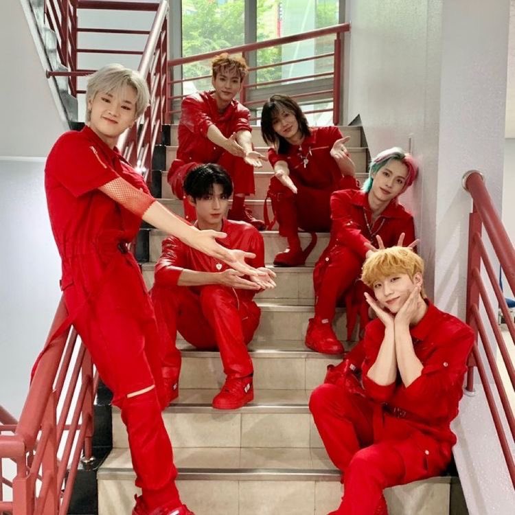 lvrboyhannie's tweet photo. xdinary heroes being the worlds biggest stays

- a necessary thread https://t.co/ipYkAF0wxs