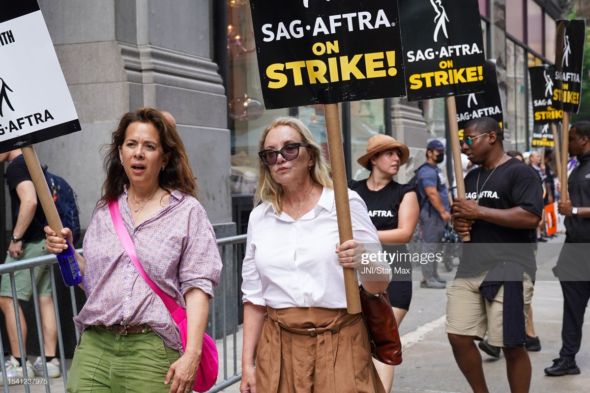 gerrialert's tweet photo. 🪧  J. Smith-Cameron walks the picket line in support of the SAG-AFTRA and WGA strike in NYC https://t.co/N9kitxq6PW