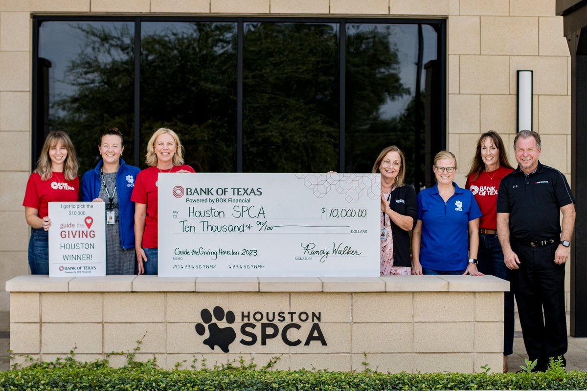 HoustonSPCA's tweet image. Big thank you to Bank of Texas for their generous donation of $10,000! A large gift like this helps us continue our mission to improve and protect the lives of animals in our community!

#Grateful #GiveLocal #NonProfit #AnimalLovers #AnimalResccue #Houston #SPCA