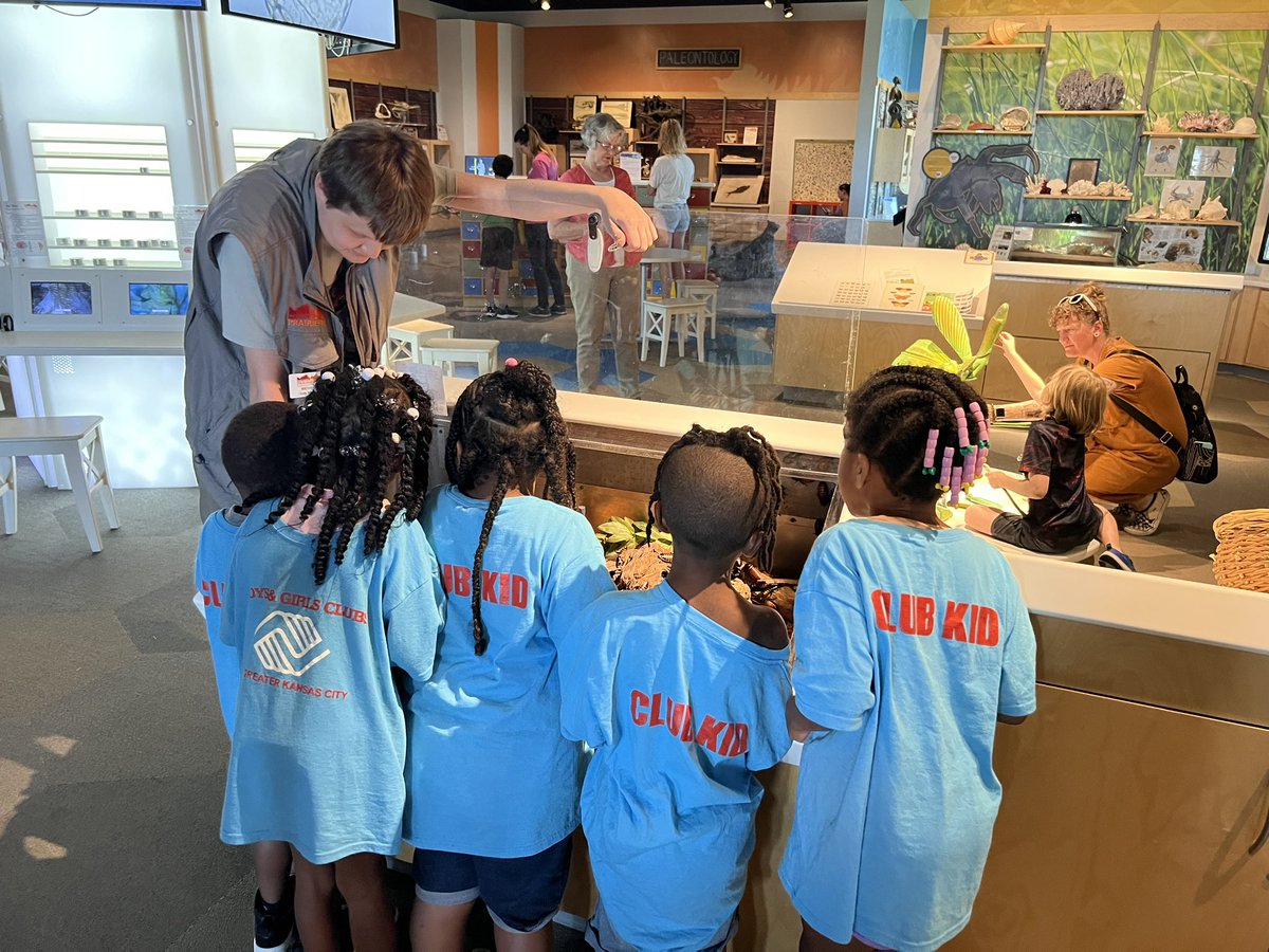 JarushaG's tweet photo. K-3 Ss from J&D Wagner @HelpKCKids took a field trip to @museumatPF last Friday. Great tour guides and lots of excitement from the kids! #atomicblast #summerlearning https://t.co/eGwGCWsLED