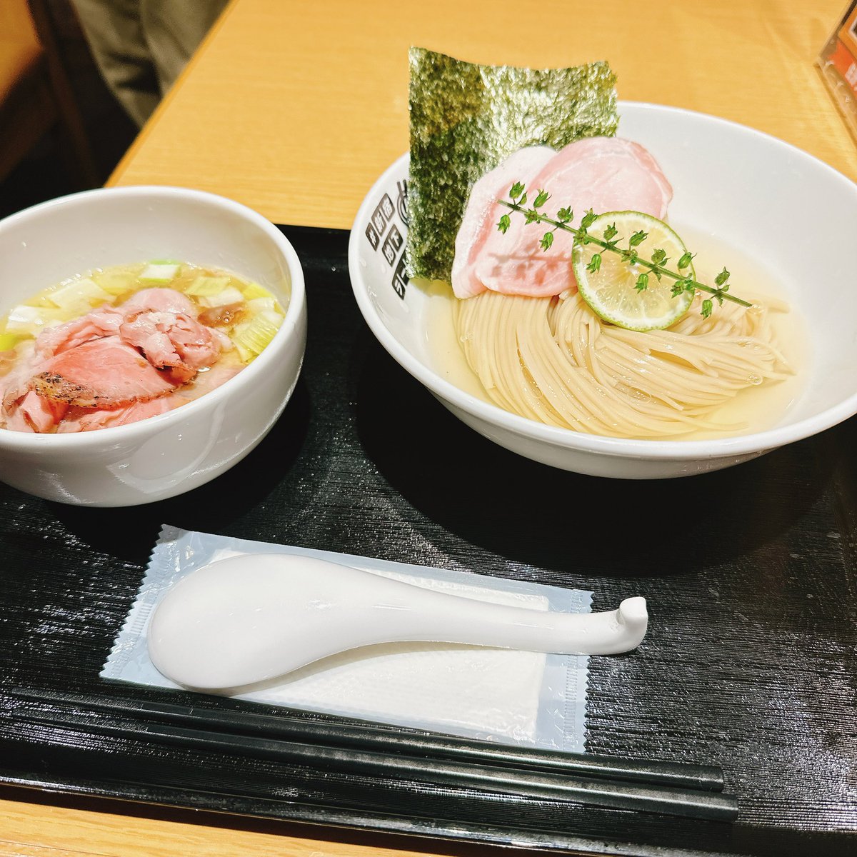 ikurameshi15's tweet photo. 昆布水ラーメン🍜 https://t.co/CePh2dD26N