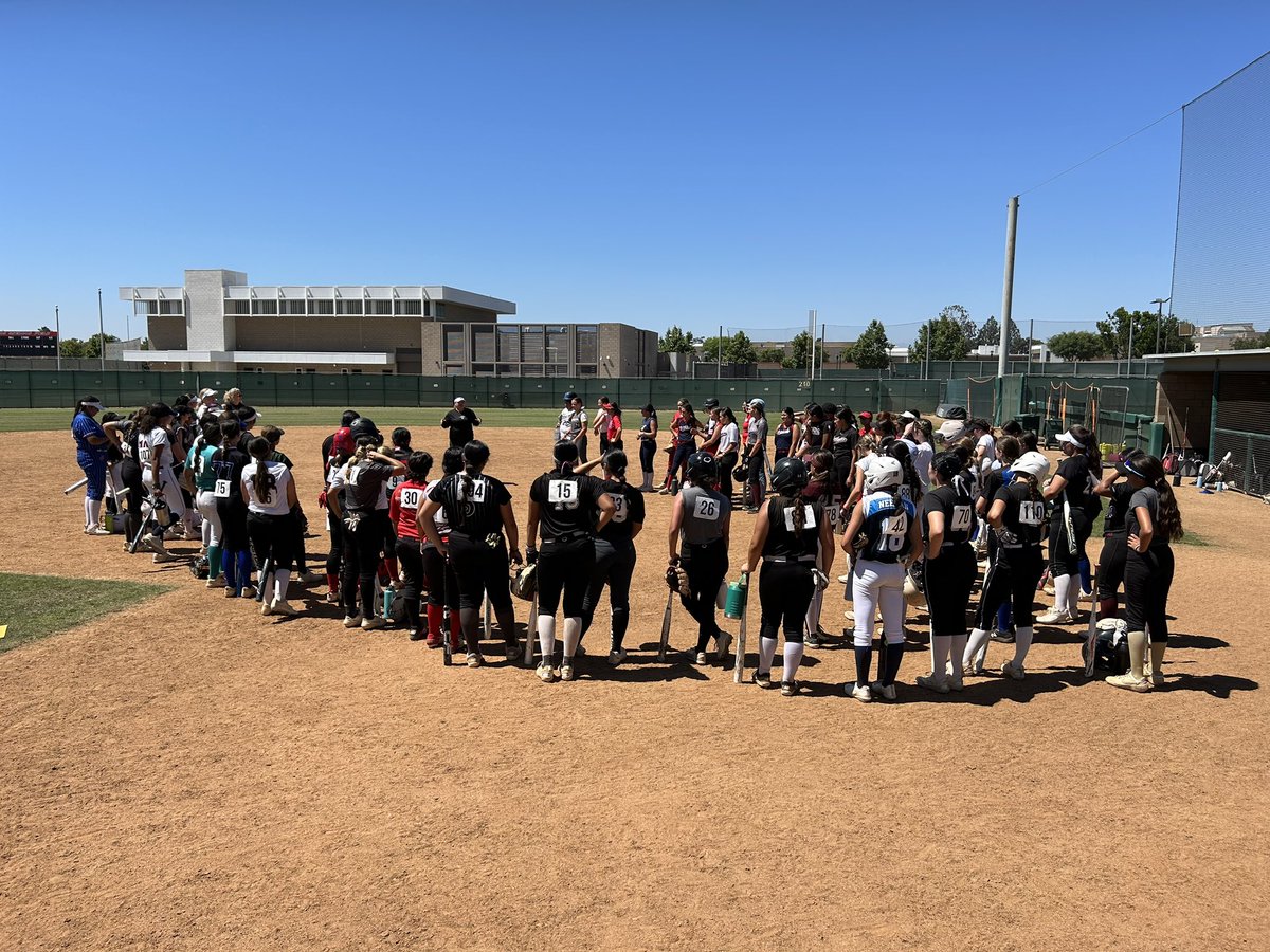 holly_yerkish26's tweet photo. I had a great time at the College Coaches Showcase Camp today!  Thank you to @RissyRoss15 and @SACDons for hosting this camp.  Thank you to coaches @coachmartinezzz , @hopemoreno_13 and Coach Terry from @CSUNSoftball for your guidance! https://t.co/U0HOI83jBN
